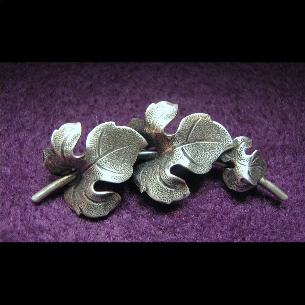 Vintage sterling silver BEAU 3 grape leaves/vine pin